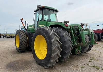 2005 John Deere 9220 Tractor