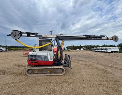 2011 Takeuchi TB250 Tree Trimmer