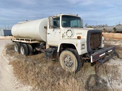 1990 Ford L9000 Water Truck
