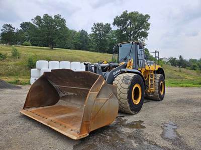 2017 John Deere 844K III Wheel Loader