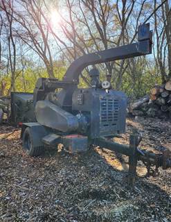 1999 Morbark 2400 Towable Wood Chipper