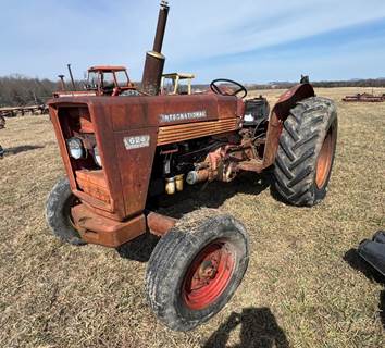 International 624 Diesel Tractor