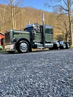 2019 Peterbilt 389 Factory Glider Extended Hood Sleeper Semi Truck
