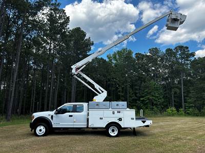 2017 Ford F550 XLT Bucket Truck Boom / Bucket Truck - Altec AT40G Boom 45ft 4x4