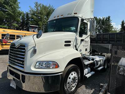 2017 Mack CXU 613 (PINNACLE) Day Cab Truck