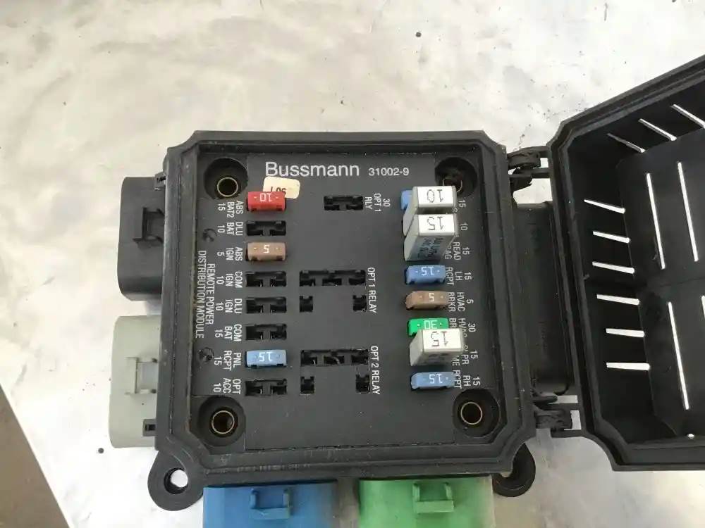 Freightliner ABS Control Module for a 2004 Freightliner CENTURY C120