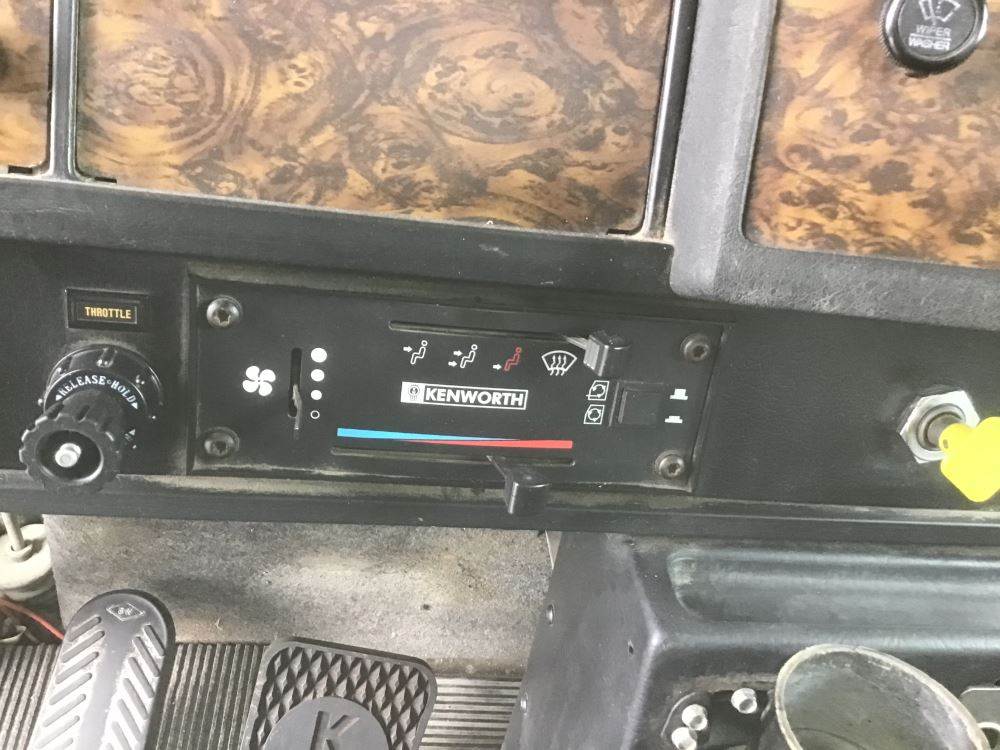 Kenworth ABS Control Module for a 1999 Kenworth T800 For Sale ÎleAux