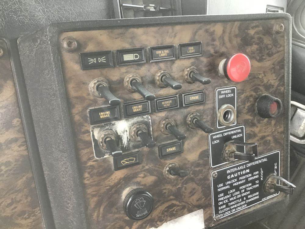 Kenworth ABS Control Module for a 1999 Kenworth T800 For Sale ÎleAux