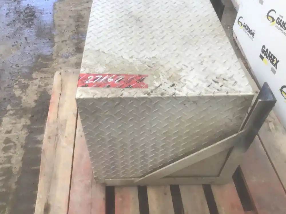 1995 Kenworth T800 Battery Box For Sale | Île-Aux-Noix, QC, Canada | H