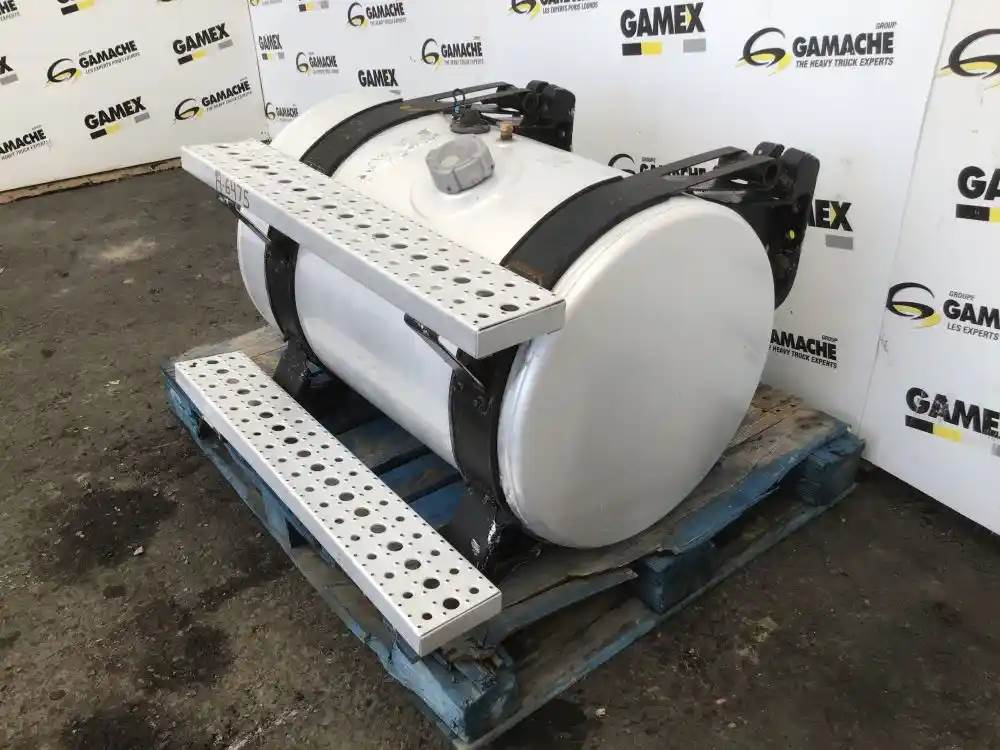 2009 Freightliner Cascadia Fuel Tank For Sale ÎleAuxNoix, QC