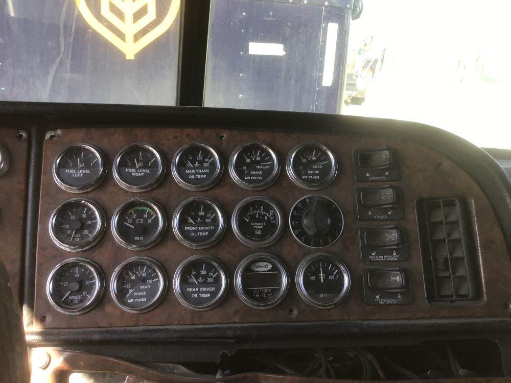 2003 Peterbilt 379 Gauge For Sale ÎleAuxNoix, QC, Canada H5795