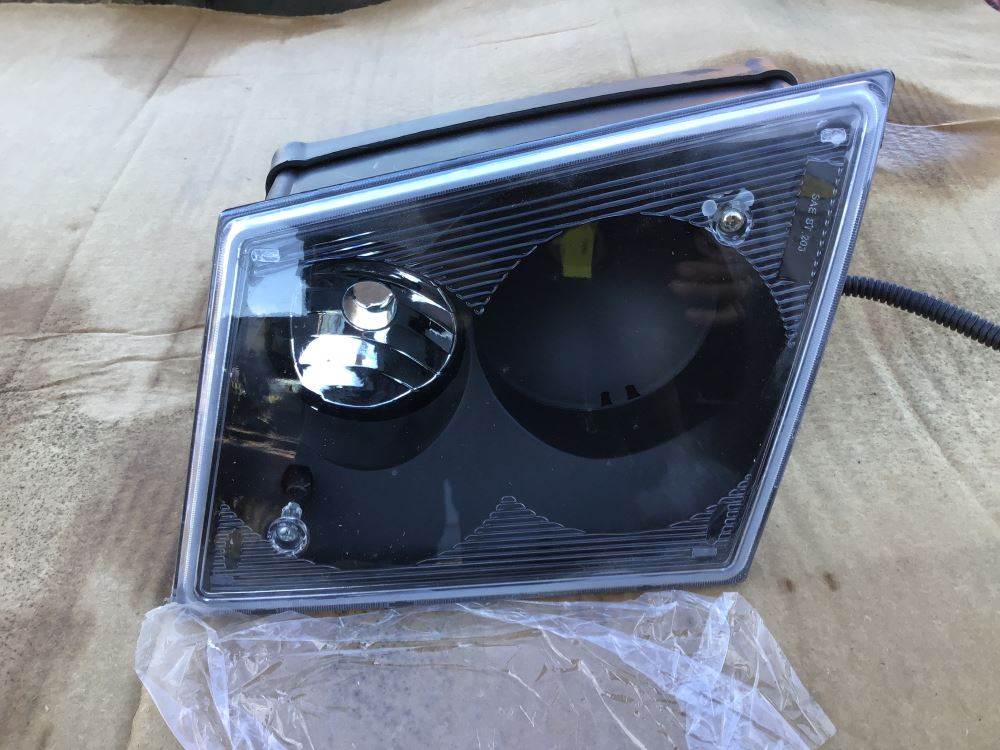Volvo VNL Headlight Assembly For Sale ÎleAuxNoix, QC, Canada PBP 34408