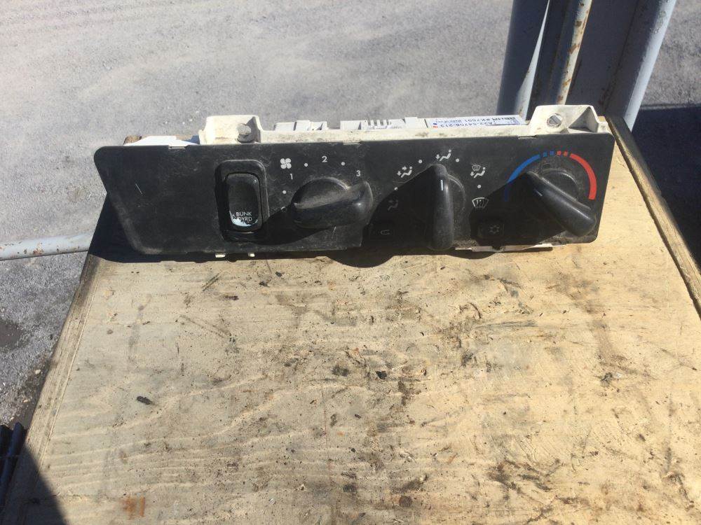 2009 Freightliner Columbia Heater / AC Temp Control For Sale ÎleAux
