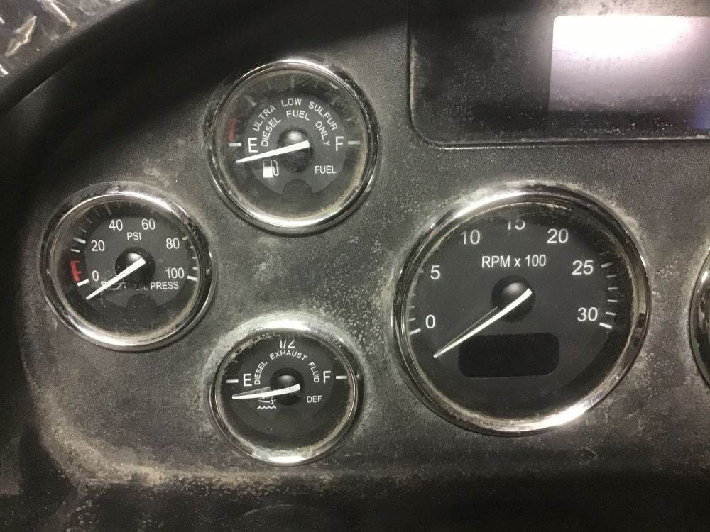 Peterbilt Instrument Panel Cluster For Sale ÎleAuxNoix, QC, Canada Q436049301004