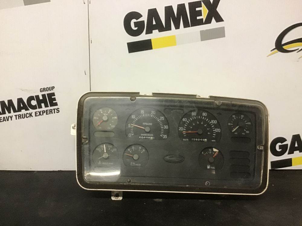 2001 Sterling LT9500 Instrument Panel Cluster For Sale ÎleAuxNoix