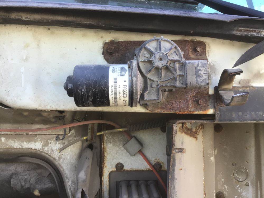 2001 Sterling LT9500 Windshield Wiper Motor For Sale ÎleAuxNoix, QC