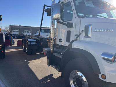 Autocar DC64 Cab & Chassis Truck - Cummins, 455HP, Automatic