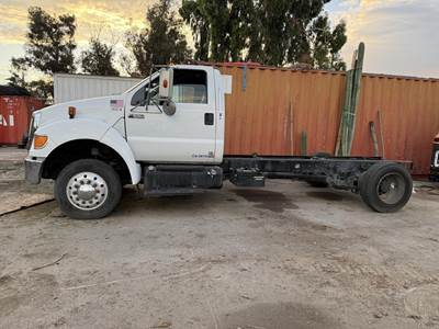 Ford F-650 XL Single Axle Cab & Chassis Truck - Cummins, Automatic