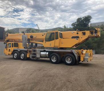 Link-Belt HTC-8690 90-Ton Crane