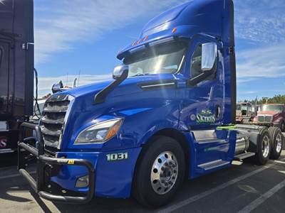 Freightliner Cascadia 126 Day Cab Truck - Detroit 505HP, 12 Speed Dt12 Amt