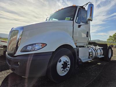 International ProStar Single Axle Day Cab Truck - Cummins 425HP, Automatic