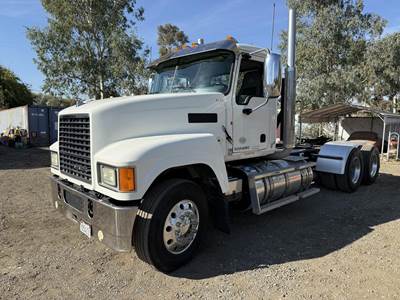 Mack Pinnacle CHU613 Day Cab Truck - 505HP