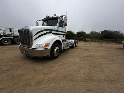 Peterbilt 384 Day Cab Truck - Paccar 455HP, 13 Speed Manual