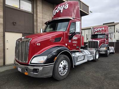 Peterbilt 579 Single Axle Day Cab Truck - Cummins 425HP, Automatic