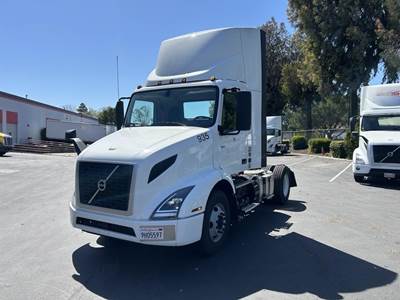 Volvo VNR42T300 Single Axle Day Cab Truck - D13 425HP, Automatic