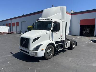 Volvo VNR42T300 Single Axle Day Cab Truck - D13 425HP, Automatic