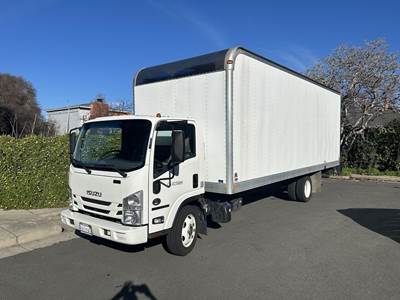 Isuzu NRR 24 ft Box Truck - Automatic, Liftgate