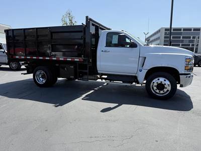 Chevrolet W5500 Dump Truck - Duramax, Automatic