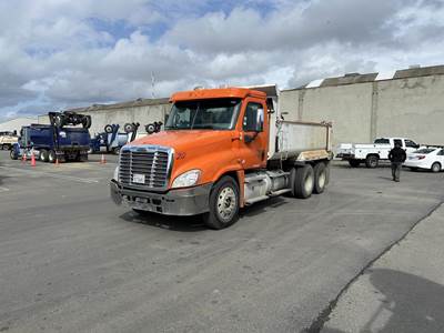 Freightliner Cascadia 125 Dump Truck - Cummins 450HP, 13 Speed Manual