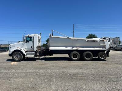 Kenworth T800 Tri Axle Dump Truck - Cummins 400HP, Automatic
