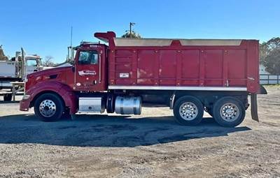 Peterbilt 386 Dump Truck - Cummins 425HP, 10 Speed Manual