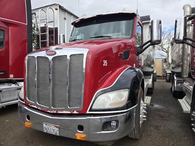 Peterbilt 579 Dump Truck - Cummins 425HP, 10 Speed Manual