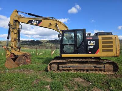 Caterpillar 323FL Excavator