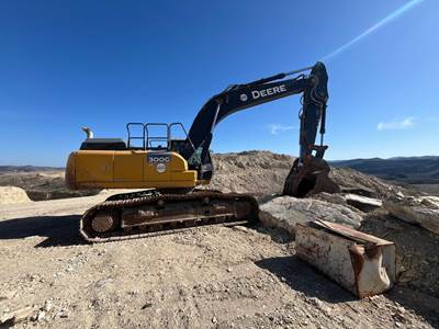 John Deere 300G LC Excavator