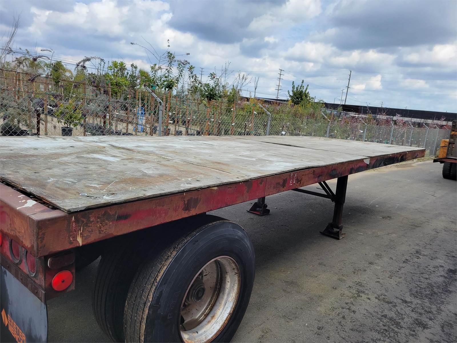 1976 Fruehauf 24 Ft Single Axle Steel Flatbed Trailer Fixed Axle For
