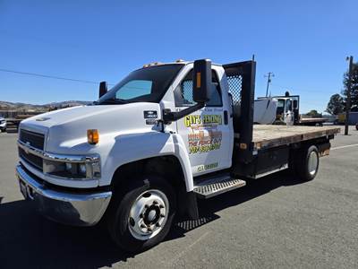 Chevrolet Kodiak C4500 Flatbed Truck - 300HP, 6 Speed Automatic