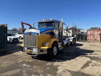 Kenworth T800 Tri Axle Hooklift Truck - Cummins, 485HP, 18 Speed Manual