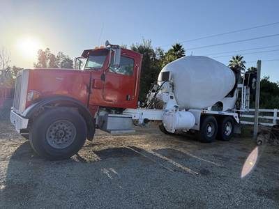 Peterbilt 365 Mixer / Ready Mix / Concrete Truck - Paccar, Automatic