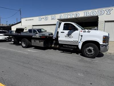 Chevrolet 6500 Rollback Tow Truck - International, Automatic