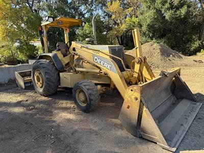 John Deere 210LE Skip Loader