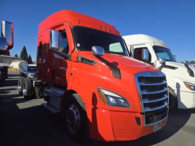 Freightliner Cascadia 116 Sleeper Semi Truck - Mid Roof Sleeper, Detroit 470HP, 12 Speed Dt12 Amt