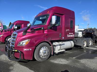 Freightliner Cascadia 116 Sleeper Semi Truck - Mid Roof Sleeper, Detroit 470HP, 12 Speed Dt12 Amt
