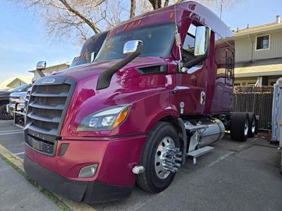 Freightliner Cascadia 116 Sleeper Semi Truck - Mid Roof Sleeper, Detroit 470HP, 12 Speed Dt12 Amt