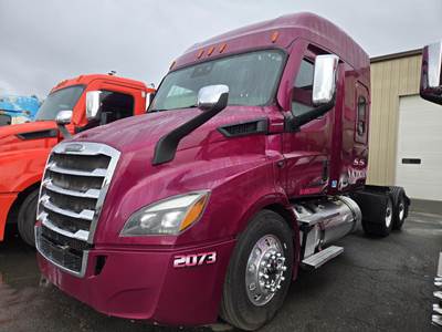 Freightliner Cascadia 116 Sleeper Semi Truck - Mid Roof Sleeper, Detroit 470HP, 12 Speed Dt12 Amt