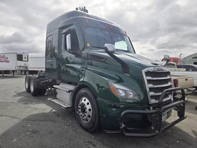 Freightliner Cascadia 116 Sleeper Semi Truck - Mid Roof Sleeper, Detroit 470HP, 12 Speed Dt12 Amt