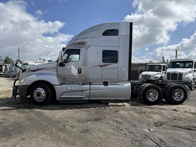 International LT Sleeper Semi Truck - A26, Automatic